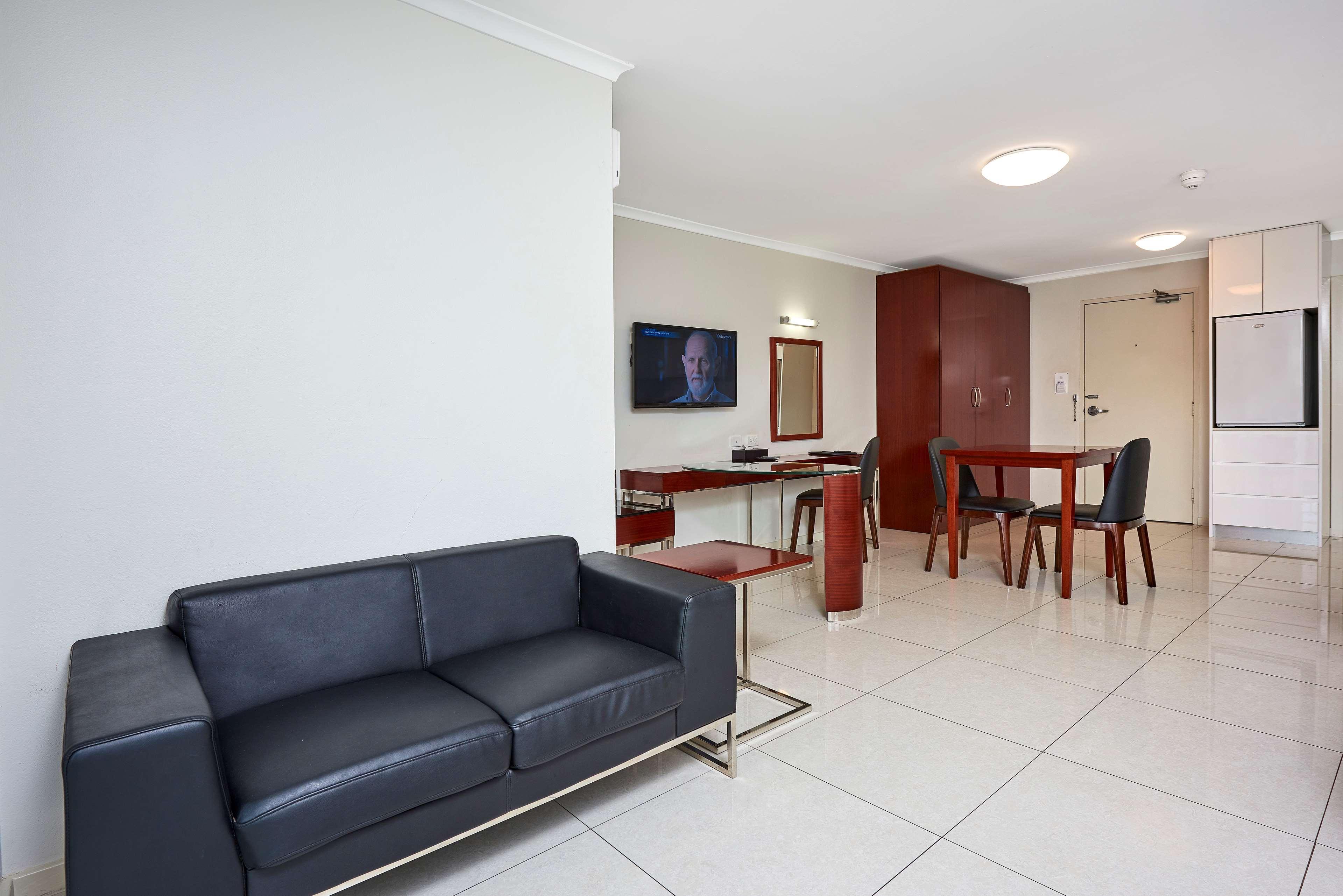 Best Western Casula Motor Inn Exteriör bild